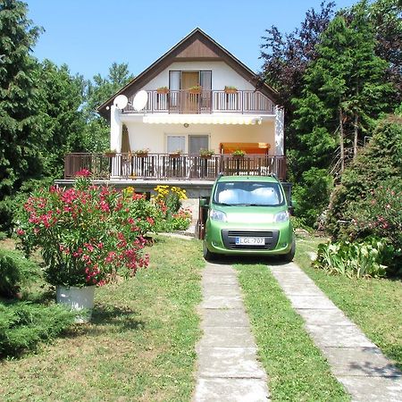 Otto Nyaralo Villa Révfülöp Buitenkant foto