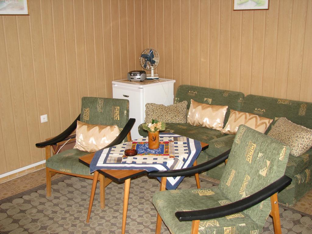 Otto Nyaralo Villa Révfülöp Buitenkant foto