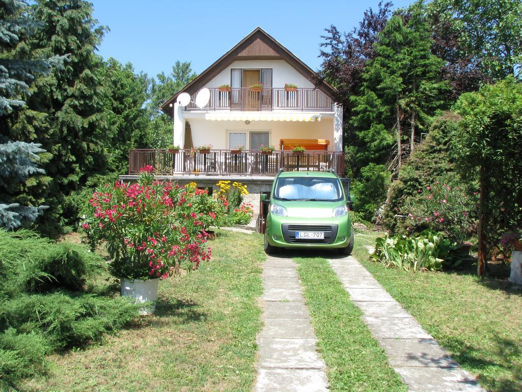 Otto Nyaralo Villa Révfülöp Buitenkant foto